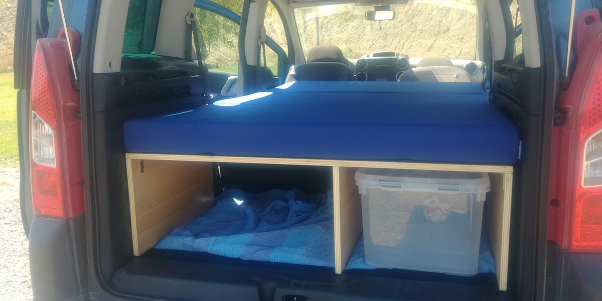 como camperizar tu furgoneta partner cama mueble camper