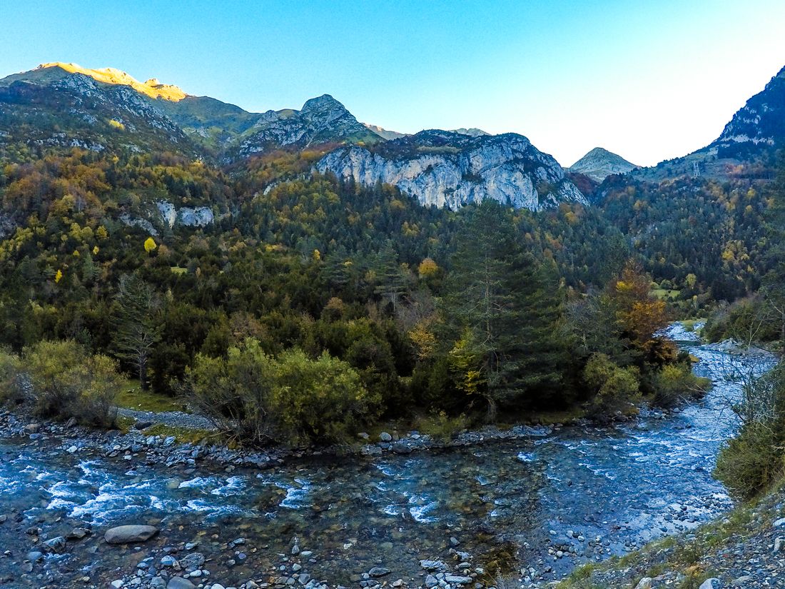 valle de otal desde bujaruelo pirineo