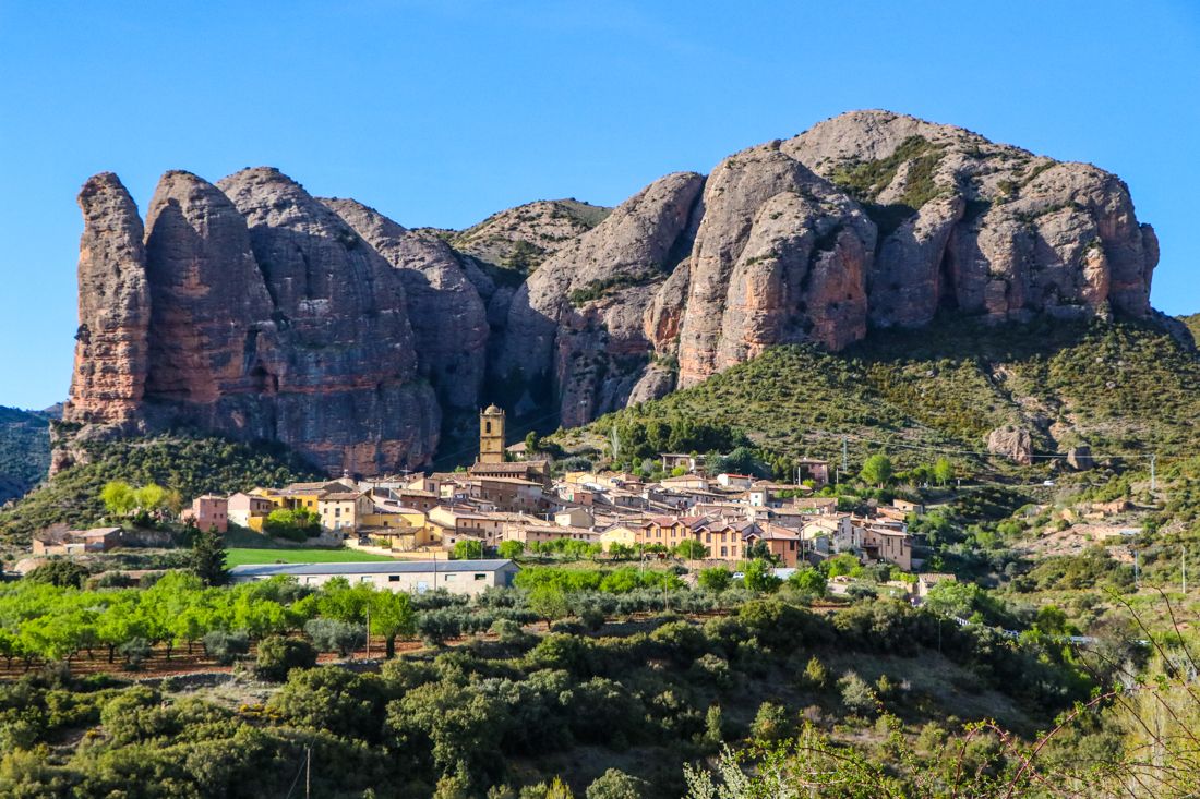 Circular A Los Mallos De Ag ero Y Cueva Al Foraz Cima Norte