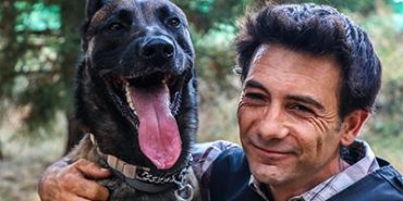 César Reyes, adiestramiento perros de rescate